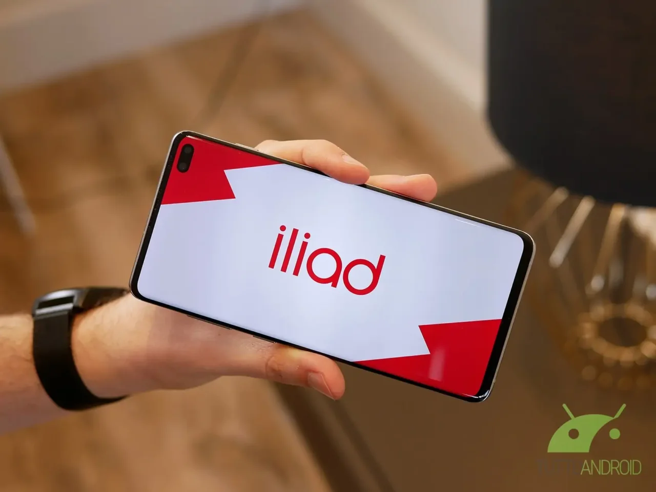 Nuova offerta Iliad: ecco quale telefono in regalo puoi ricevere