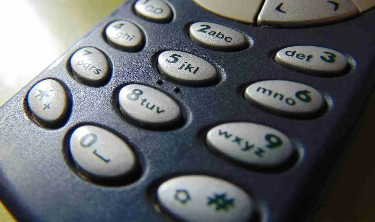 Ti ha chiamato un numero che inizia per 344? Ecco a chi appartiene davvero questo prefisso