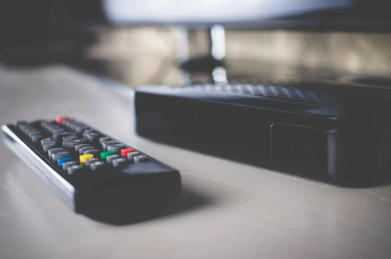 Tutto sullo spegnimento dell’analogico: storia ed evoluzione del digitale terrestre